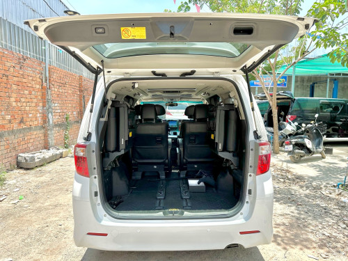 TOYOTA ALPHARD 2012 Hybrid Full Option ពណ៌ស ក្នុងខ្មៅ
