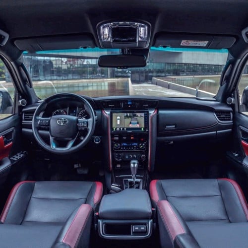 TOYOTA Fortuner Legender 2026