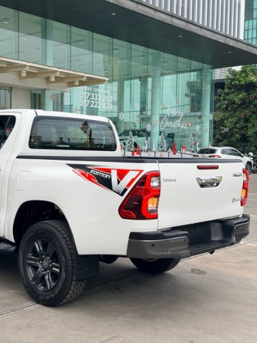 TOYOTA Hilux Revo V Edition 2026