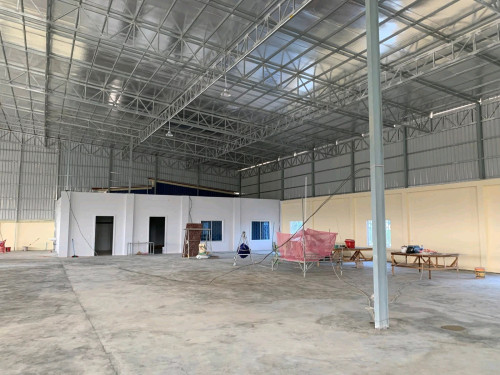 WH 1300m2 at Sensok for rent