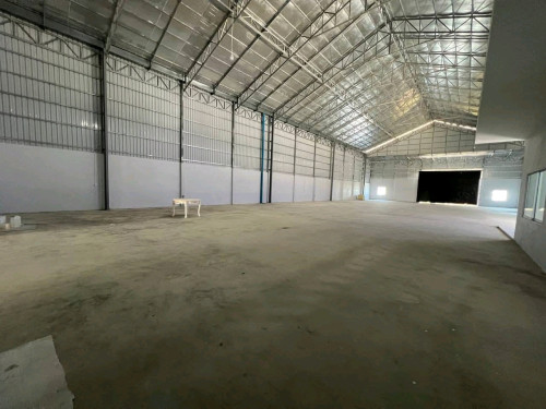WH 1900m2 at Sensok for rent