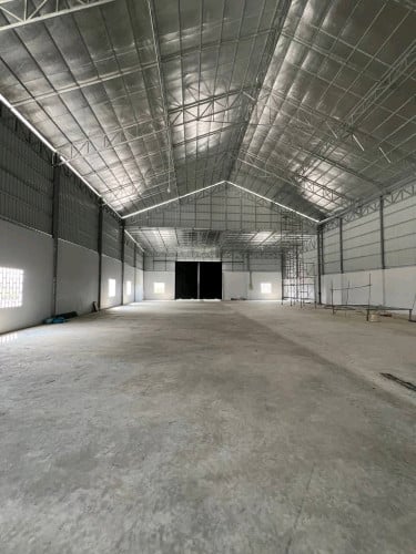 WH 1900m2 at Sensok for rent