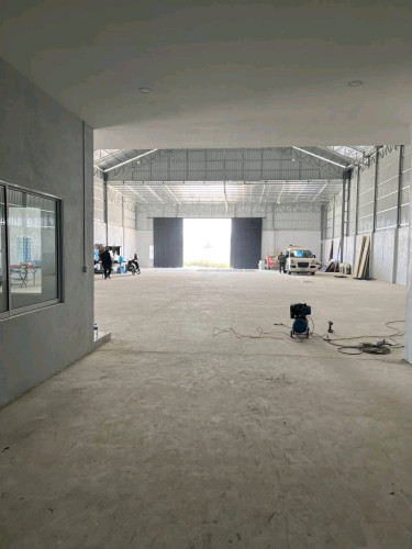 WH 1900m2 at Sensok for rent