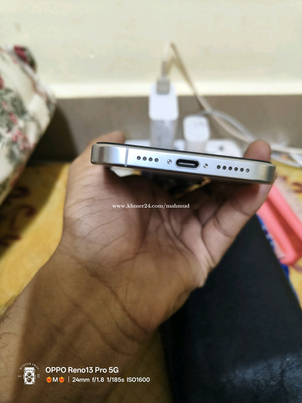 Iphone 16 pro max 256 gb Australia Variant price $950.00 in Chey ...
