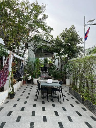 វីឡាទំនើបលក់បន្ទាន់ នៅសង្កាត់ក្រាំងធ្នង់ ម្ចាស់ប្រញាប់ទៅនៅក្រៅប្រទេស