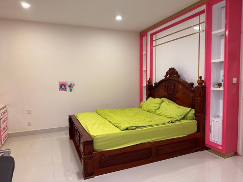 វីឡាភ្លោះ លក់បន្ទាន់!!
