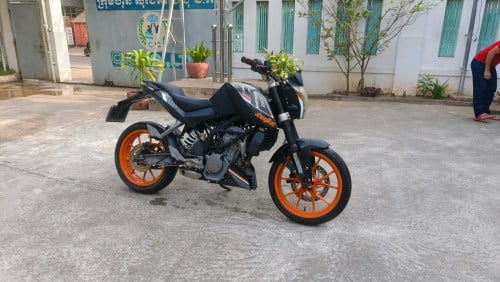 តម្លៃក្រោមទីផ្សារ
