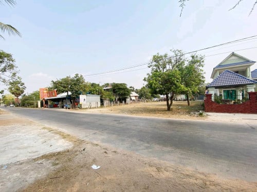 ដីកែងអាជីវកម្មផ្លូវធំទីប្រជុំជនកុះករ_លក់បន្ទាន់
