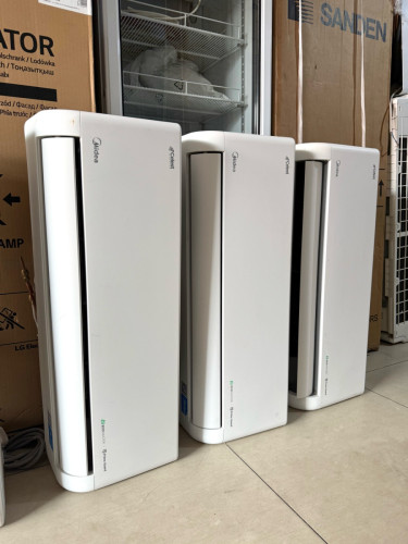 ម៉ាសុីនត្រជាក់ 1.5hp Midea inverter សេរីថ្មីមួយទឹកៗ