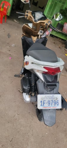 ខ្ញុំត្រូវការលក់ម៉ូតូហុងដាឃ្លីបឆ្នាំ 2016 ប្រញាប់លុយម៉ូតូនៅស្អាតមាសីុនខ្លាំងជាស្រួល(ភ្នំពេញ)បាត់កាត់