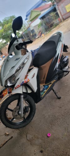 ខ្ញុំត្រូវការលក់ម៉ូតូហុងដាឃ្លីបឆ្នាំ 2016 ប្រញាប់លុយម៉ូតូនៅស្អាតមាសីុនខ្លាំងជាស្រួល(ភ្នំពេញ)បាត់កាត់