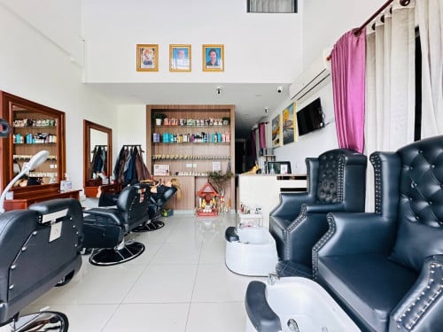 ផ្ទះអាជីវកម្មលក់បន្ទាន់!! នៅបុរីជីបម៉ុង ផ្លូវ598 សង្កាត់ច្រាំងចំរេះទី១ ខណ្ឌឬស្សីកែវ ភ្នំពេញ