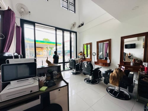 ផ្ទះអាជីវកម្មលក់បន្ទាន់!! នៅបុរីជីបម៉ុង ផ្លូវ598 សង្កាត់ច្រាំងចំរេះទី១ ខណ្ឌឬស្សីកែវ ភ្នំពេញ