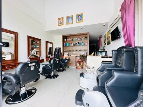 ផ្ទះអាជីវកម្មលក់បន្ទាន់!! នៅបុរីជីបម៉ុង ផ្លូវ598 សង្កាត់ច្រាំងចំរេះទី១ ខណ្ឌឬស្សីកែវ ភ្នំពេញ