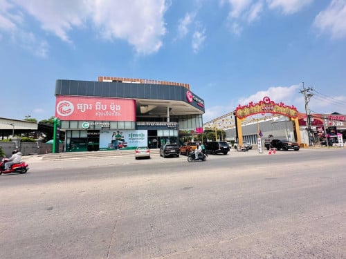 វីឡាឃ្វីន សម្រាប់លក់បន្ទាន់ បុរីជីបម៉ុង 598