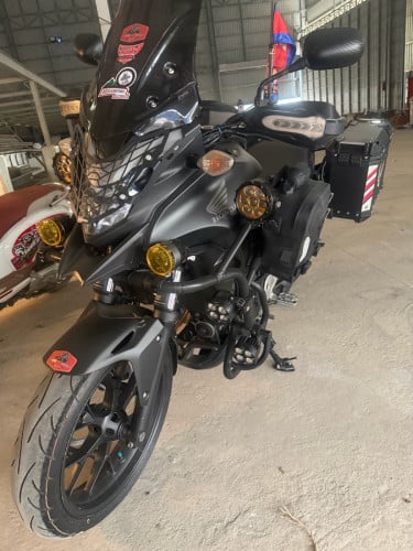 លក់CB400Xឆ្នាំ2016 បញ្ចាក់ ម្ចាស់ដើម ឆ្នាំសុីន2016ទម្លាក់ឆ្នាំ013តម្លៃចរចារគ្នាពេលមើលម៉ូតូត្រូវ
