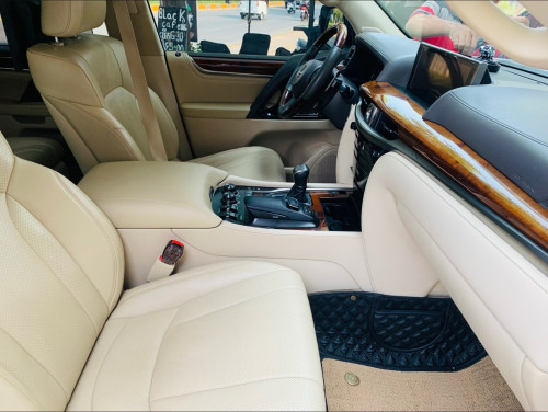 ស្អាតណាស់Lexus LX 570 ហ្សីនមួយជុំកាត់ពីម្ចាស់ដើមផ្ទាល់ តម្លៃត្រឹមតែ 98000$ ចរចា Tel: 012892537