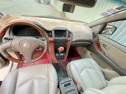 ឡានលក់Lexus RX300ឆ្នាំ02ប៉ុង1ធានានៅថ្មីមុខក្រោយអត់បុកអត់ប៉ះទឹកថ្នាំនៅស្រុិន85%លក់11000$ចរចា012630409