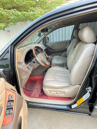 ឡានលក់Lexus RX300ឆ្នាំ02ប៉ុង1ធានានៅថ្មីមុខក្រោយអត់បុកអត់ប៉ះទឹកថ្នាំនៅស្រុិន85%លក់11000$ចរចា012630409