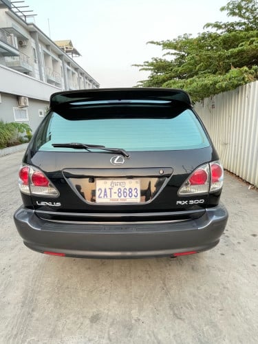 ឡានលក់Lexus RX300ឆ្នាំ02ប៉ុង1ធានានៅថ្មីមុខក្រោយអត់បុកអត់ប៉ះទឹកថ្នាំនៅស្រុិន85%លក់11000$ចរចា012630409