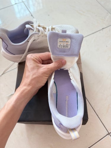 ស្បែកជើង Running Lady Size 36(230cm) 361•