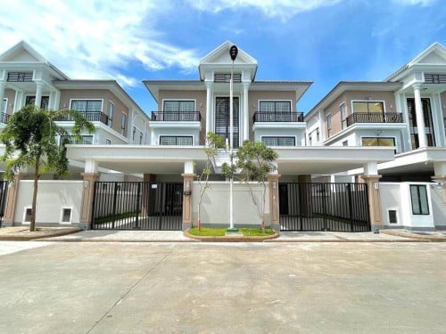 + វីឡាភ្លោះTA លក់បន្ទាន់ / Twin Villa A for sale urgent ‼️