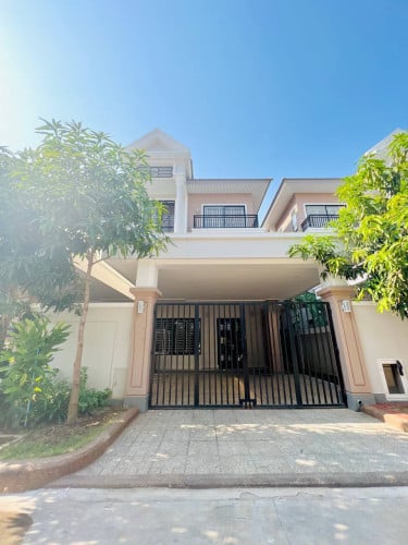 វីឡាភ្លោះសម្រាប់ជួល | Twin Villa For Rent In Borey Penghout Boeung snor