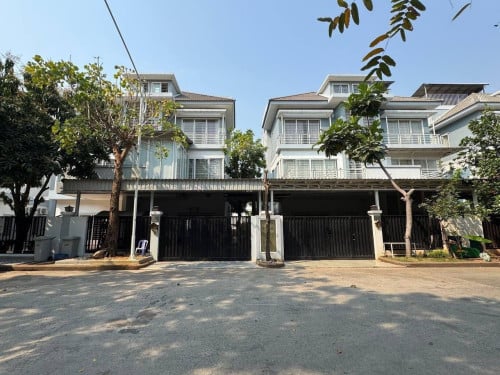 🏠វីឡាភ្លោះអេ Twin A Villa សម្រាប់លក់