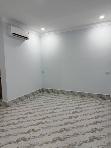 🏡House for rent has 9 rooms✅Price 4000$,In Poipet City