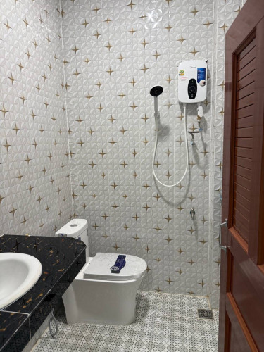 🏡House for rent has 9 rooms✅Price 4000$,In Poipet City