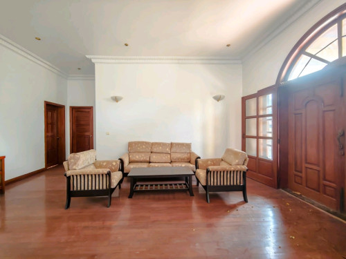 🏡Spacious 6 Bedrooms Villa Available for Rent- Toul Kork Area