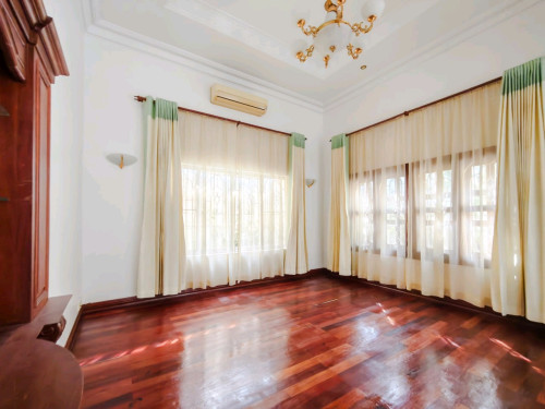 🏡Spacious 6 Bedrooms Villa Available for Rent- Toul Kork Area