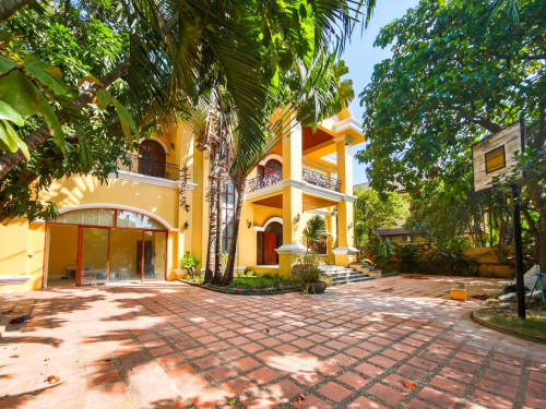 🏡Spacious 6 Bedrooms Villa Available for Rent- Toul Kork Area