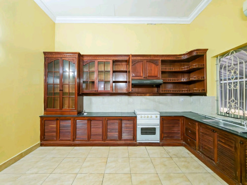 🏡Spacious 6 Bedrooms Villa Available for Rent- Toul Kork Area