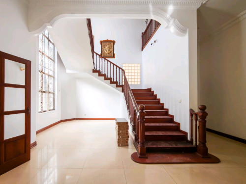🏡Spacious 6 Bedrooms Villa Available for Rent- Toul Kork Area