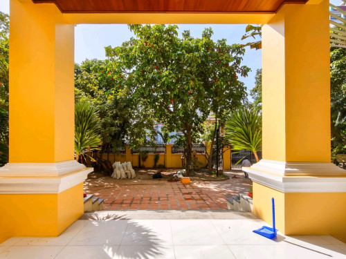 🏡Spacious 6 Bedrooms Villa Available for Rent- Toul Kork Area