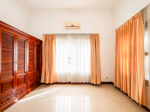 🏡Spacious 6 Bedrooms Villa Available for Rent- Toul Kork Area