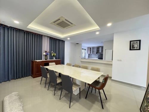 វីឡាឃ្វីនកែង សម្រាប់លក់📍 នៅក្នុងបុរី ជីបម៉ុង ហ្រ្គែន