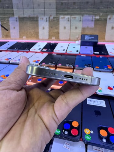 15 pro max សុំនុំ សុិន ស្អាត 99% 680$