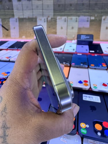 15 pro max សុំនុំ សុិន ស្អាត 99% 680$