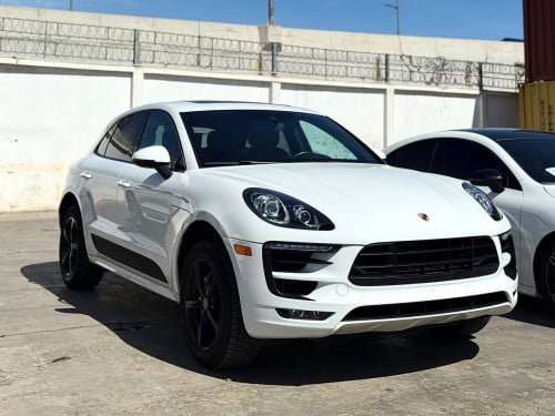 2015 Porsche Macan S Full Option