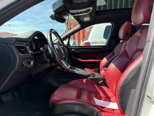 2015 Porsche Macan S Full Option