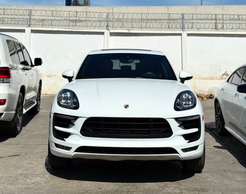 2015 Porsche Macan S Full Option