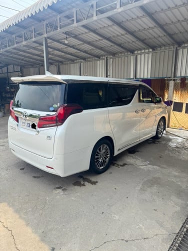 alphard 2015