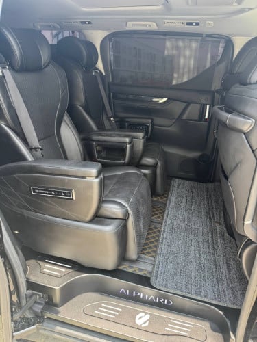 ALPHARD 2018​ ហ្សុីន full options ម្ចាស់​ដើម​