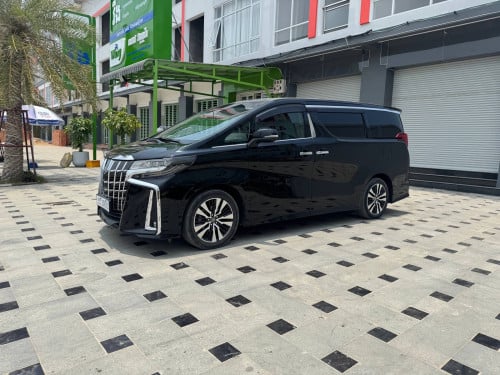 ALPHARD 2018​ ហ្សុីន full options ម្ចាស់​ដើម​