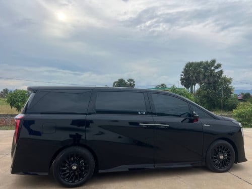 Car GN8 VIP 2025