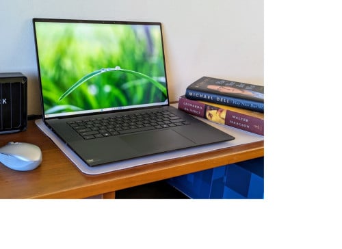 DELL PRECISION 5690 Ultra7-165H/64GB/512GB/RTX 1000/16.0 inches 4K OLED TOUCH/Win11 Pro Licensed.