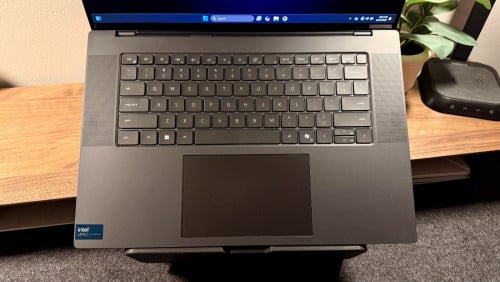 DELL PRECISION 5690 Ultra9-185H/64GB/2TB/RTX 4000/16.0 inches 4K OLED TOUCH/Win11 Pro Licensed.