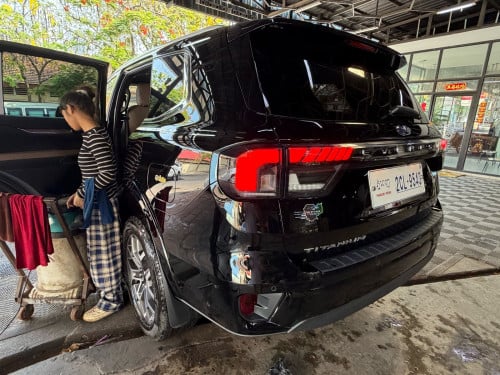 Ford everest 2023 titanuim full ពេញ ម្ចាស់ផ្ទាល់